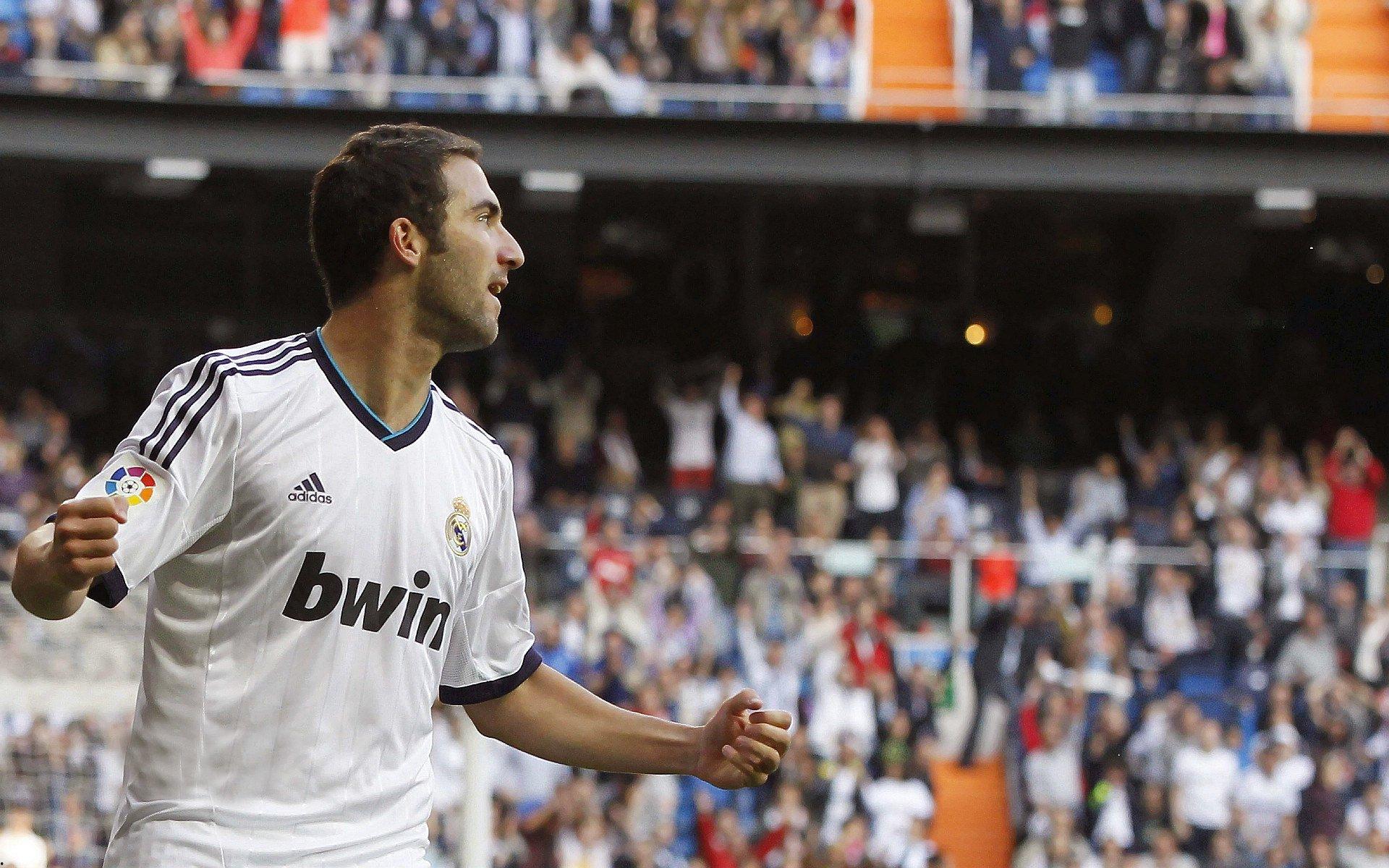 短跑新星闪耀全国田径锦标赛，破纪录夺冠引热议