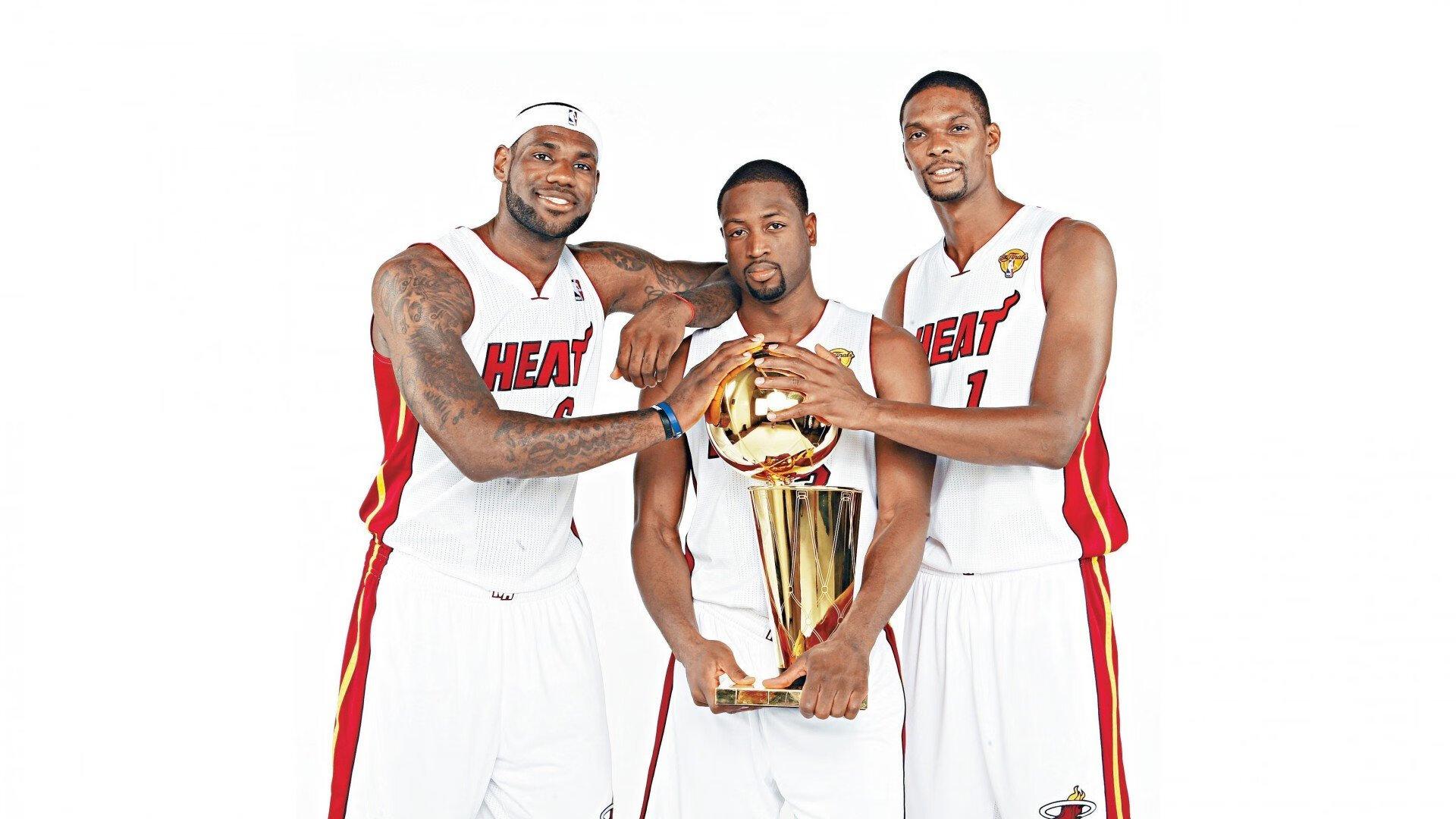 NBA总决赛激战正酣 勇士队逆转取胜扳平大比分