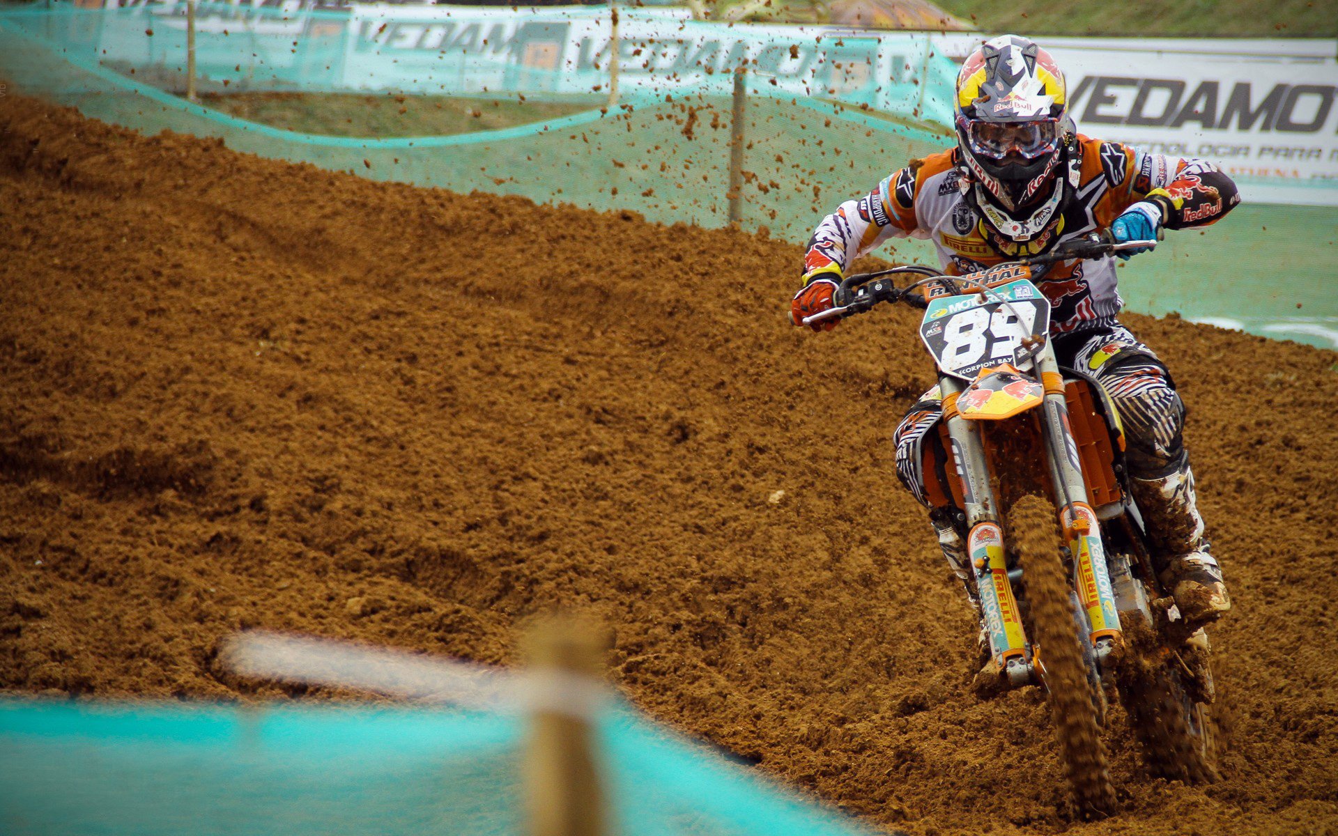 纳达尔关键破发点力挽狂澜 鏖战五盘晋级法网半决赛